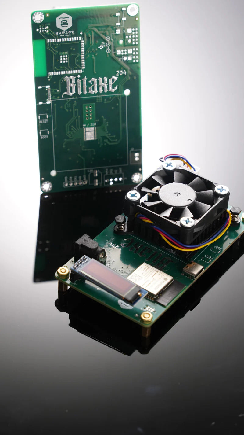 Bitaxe Ultra v204 BTC desktop miner